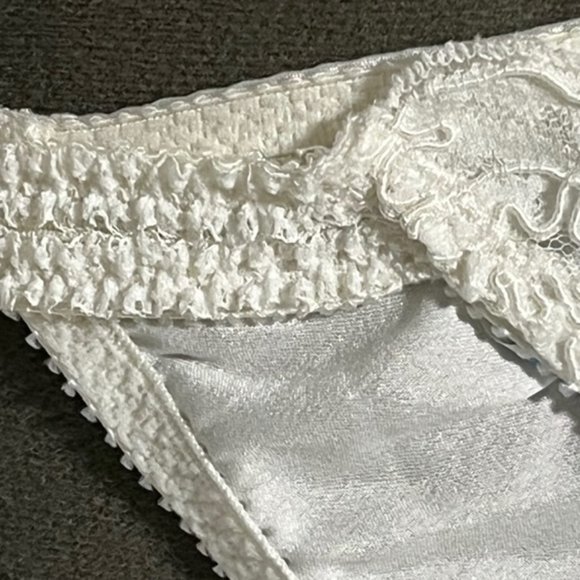 Vintage VICTORIA'S SECRET White Lace And Satin Bridal Lingerie Set. NWOT - Picture 11 of 15